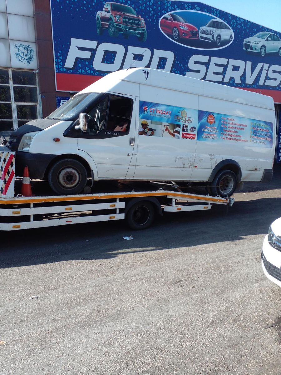 Servise teslim için çekiciyle taşınan araç — Gaziantep oto kurtarma